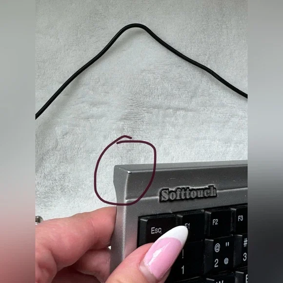 Softtouch USB Mini Multimedia Keyboard - Picture 10 of 13